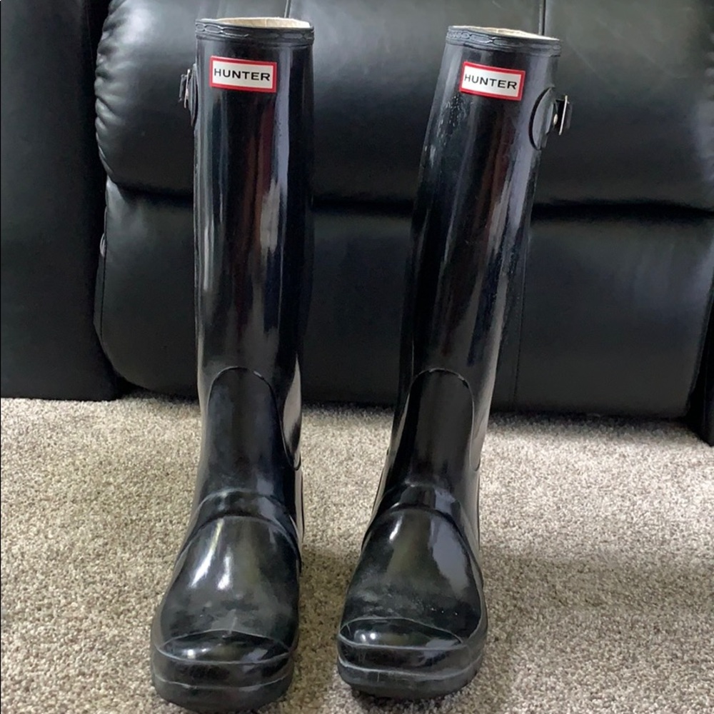 Black hunter boots